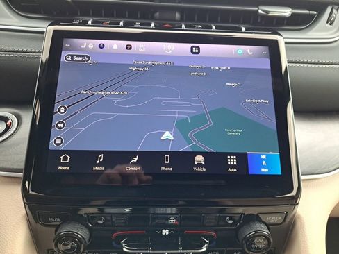 New 2025 Jeep Grand Cherokee Limited image 8