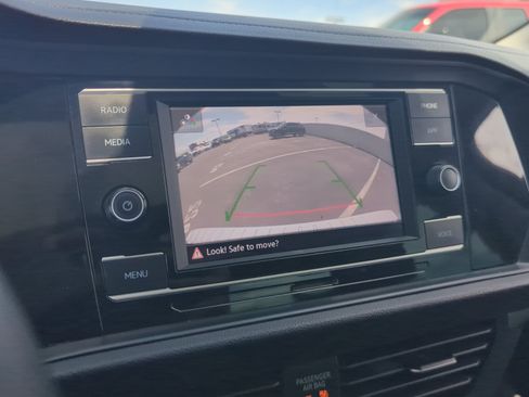 Used 2023 Volkswagen Jetta SE w/ Panoramic Sunroof Package FWD image 28