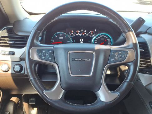 Used 2019 GMC Yukon Denali w/ Denali Ultimate Package image 13