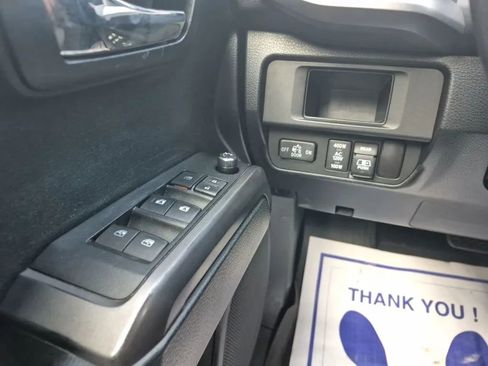 Used 2017 Toyota Tacoma SR image 13