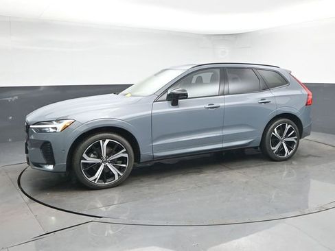 Used 2023 Volvo XC60 B5 Ultimate w/ Climate Package image 4