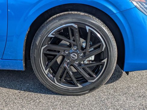 New 2026 Nissan Sentra SR w/ Floor Mat Package FWD image 11