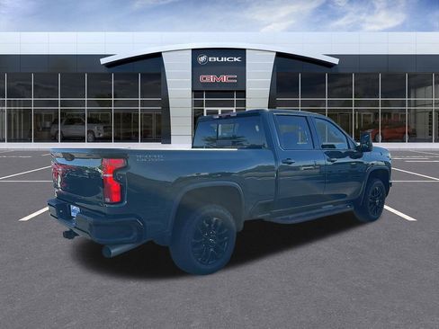 Used 2025 Chevrolet Silverado 2500 LTZ w/ LTZ Plus Package image 5