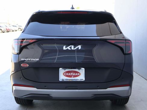 Used 2026 Kia Sportage EX image 4