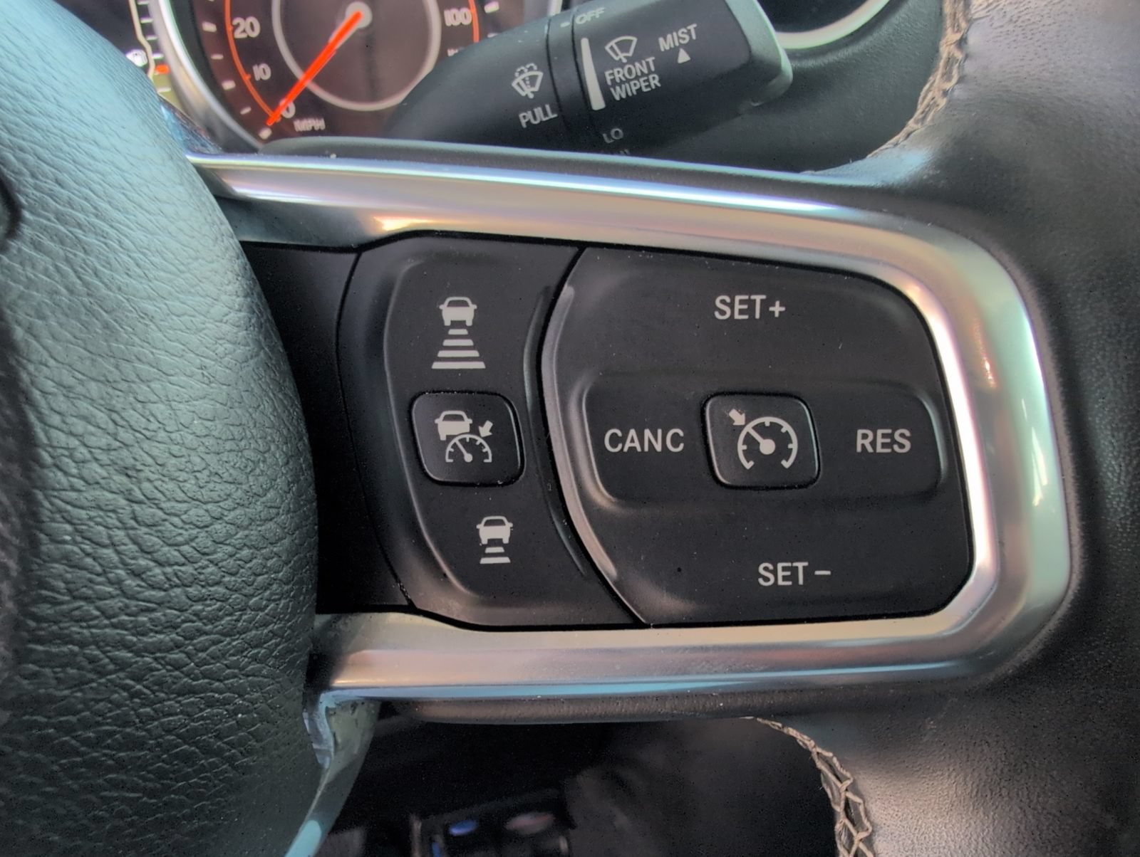 Used 2020 Jeep Gladiator Overland AWD/4WD image 12