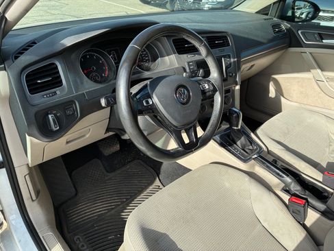 Used 2017 Volkswagen Golf S FWD image 16