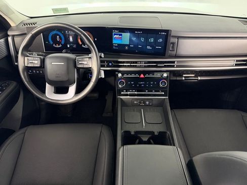 Used 2025 Hyundai Santa Fe SEL FWD image 13