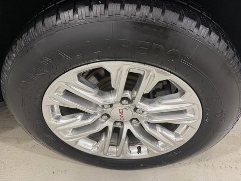 Used 2022 GMC Yukon SLT w/ SLT Luxury Package image 38