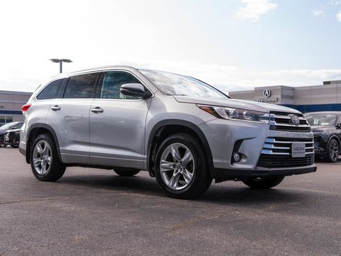 Used 2018 Toyota Highlander Limited AWD/4WD image 2