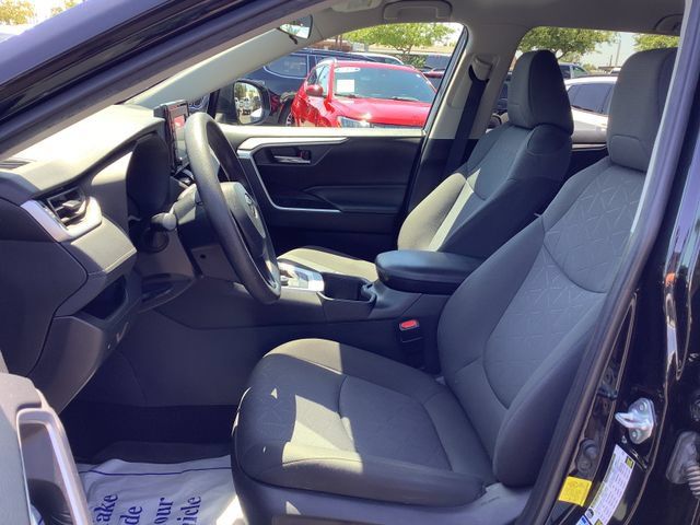 Used 2022 Toyota RAV4 XLE AWD/4WD image 8
