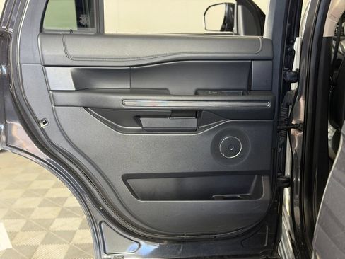 Used 2024 Ford Expedition XLT AWD/4WD image 31