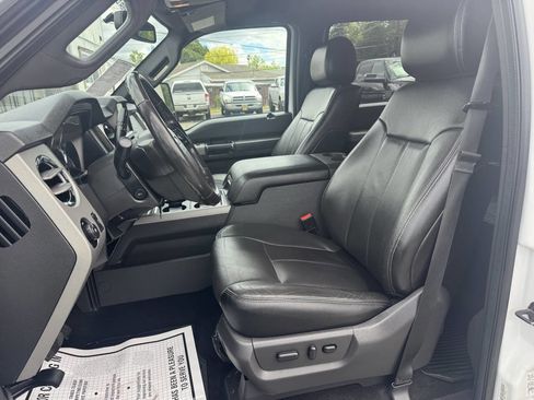 Used 2016 Ford F250 Lariat w/ Lariat Interior Package image 9