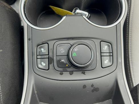 Used 2024 GMC Terrain SLE w/ Driver Convenience Package image 23