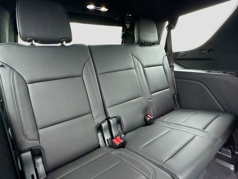 Used 2022 Chevrolet Tahoe Z71 w/ Luxury Package AWD/4WD image 29