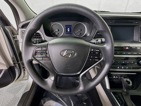 Used 2016 Hyundai Sonata SE FWD image 18