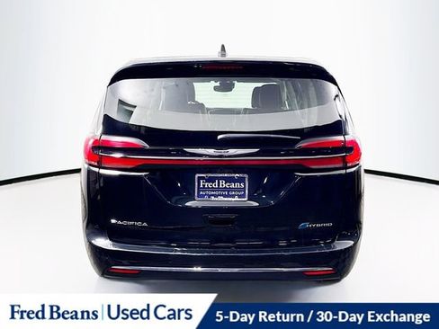 Used 2023 Chrysler Pacifica Limited image 6