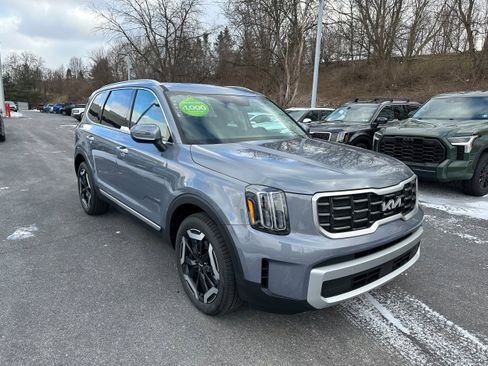 New 2025 Kia Telluride S image 3