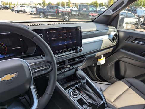 New 2025 Chevrolet Colorado LT w/ LT Convenience Package image 19