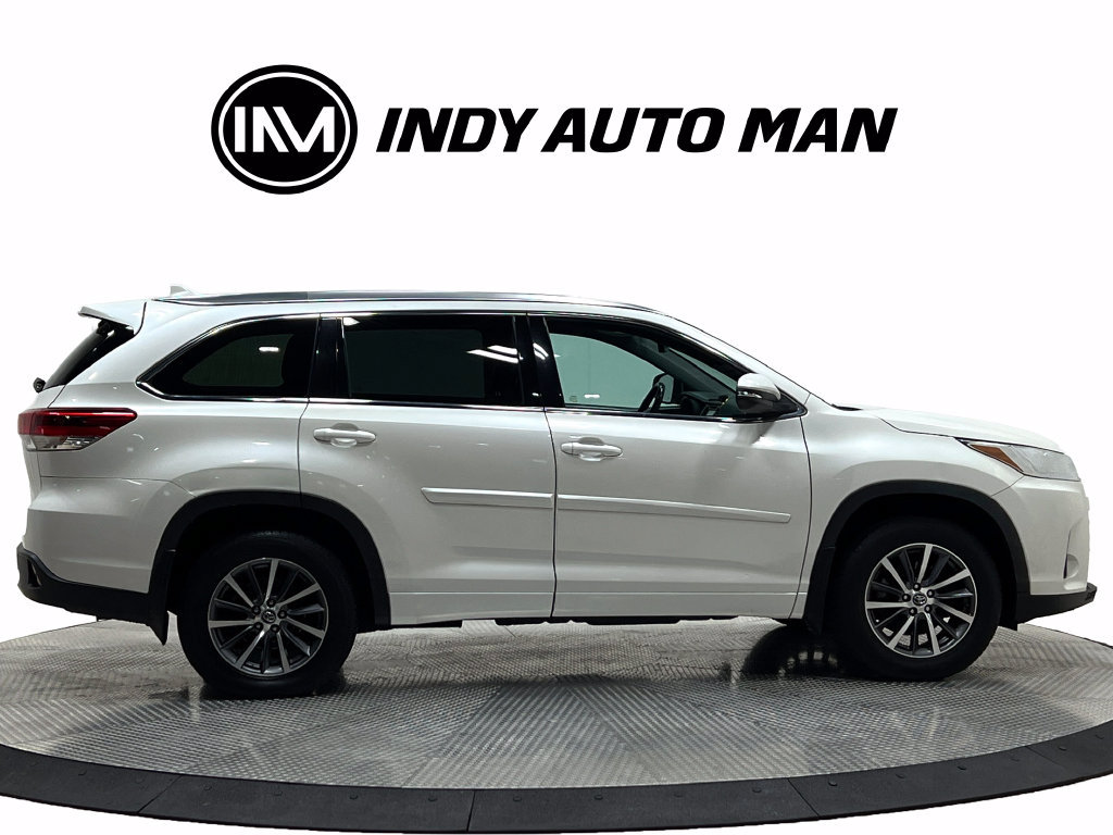 Used 2018 Toyota Highlander XLE AWD/4WD image 3
