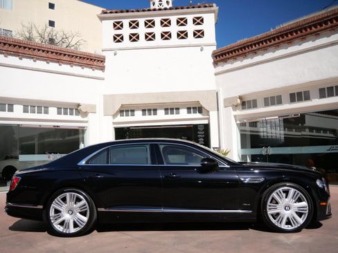Used 2026 Bentley Flying Spur Plug-In Hybrid AWD/4WD image 5