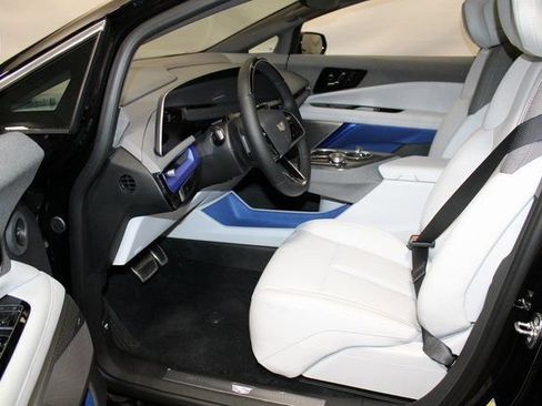 New 2026 Cadillac Optiq Luxury 1 image 4