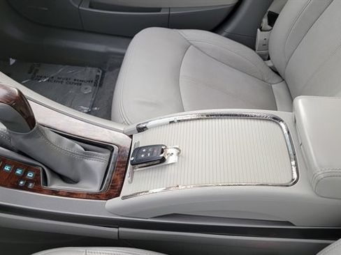 Used 2010 Buick LaCrosse CXL w/ Luxury Package image 32