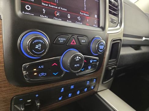 Used 2018 RAM 1500 Laramie w/ Convenience Group AWD/4WD image 20