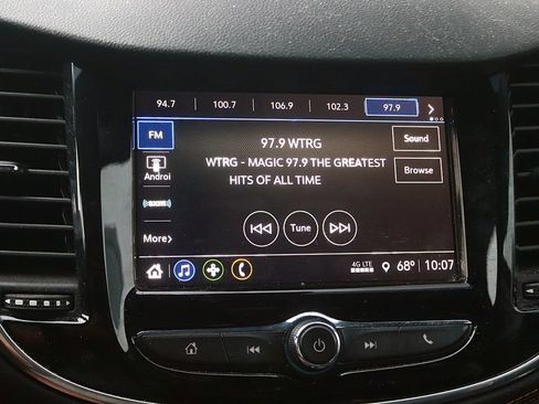 Used 2018 Chevrolet Trax Premier w/ Midnight Edition AWD/4WD image 23