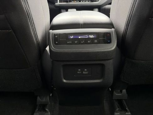 Used 2025 Nissan Pathfinder SV image 28