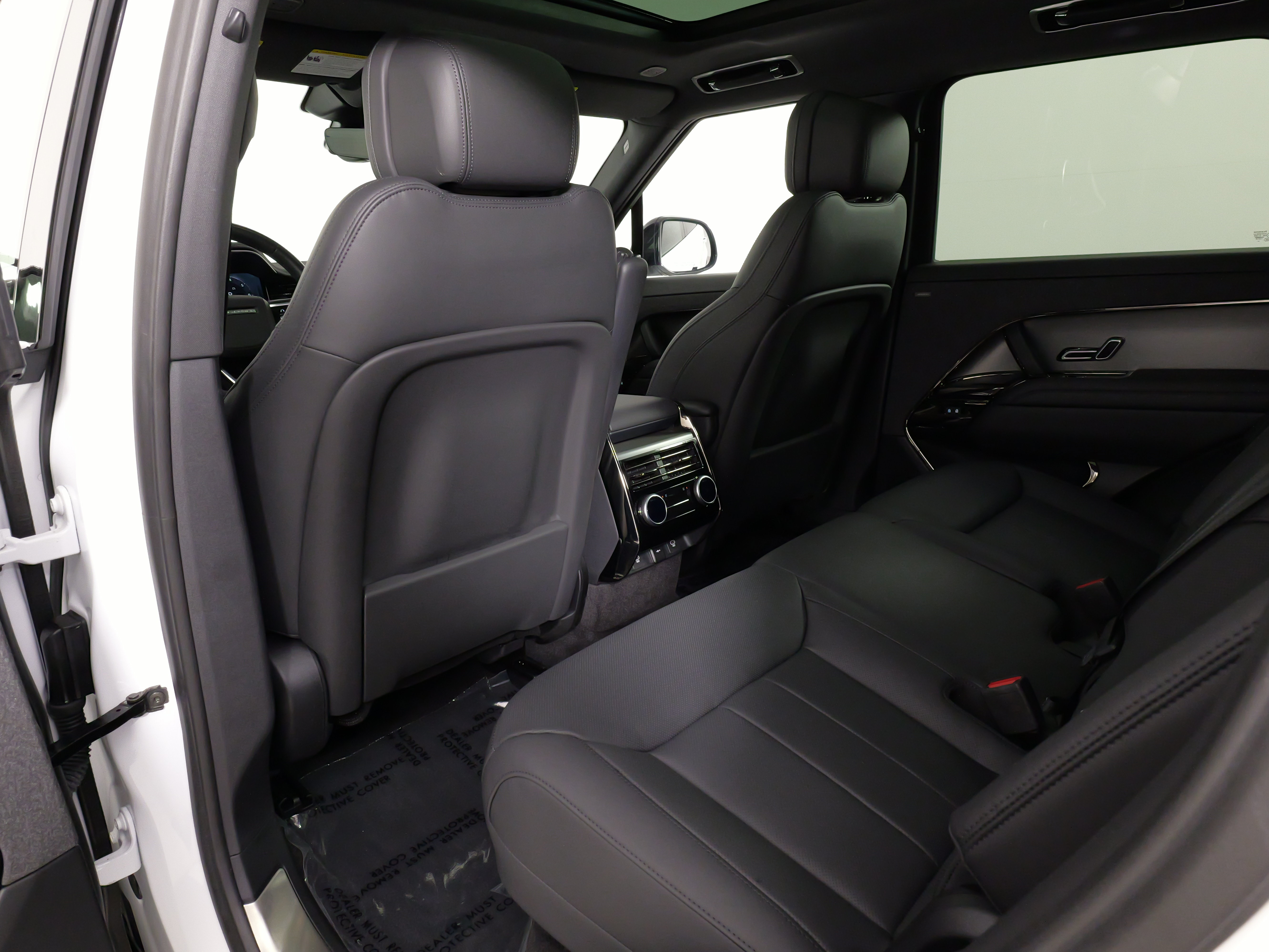 Used 2024 Land Rover Range Rover Sport SE AWD/4WD image 33