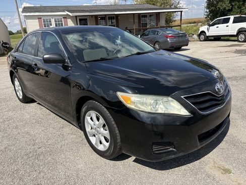 Used 2010 Toyota Camry LE FWD image 7