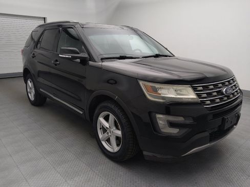 Used 2016 Ford Explorer XLT w/ Equipment Group 202A AWD/4WD image 13