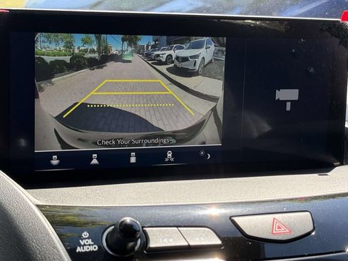 Used 2025 Acura RDX SH-AWD image 21