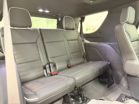 Used 2025 GMC Yukon AT4 Ultimate AWD/4WD image 61