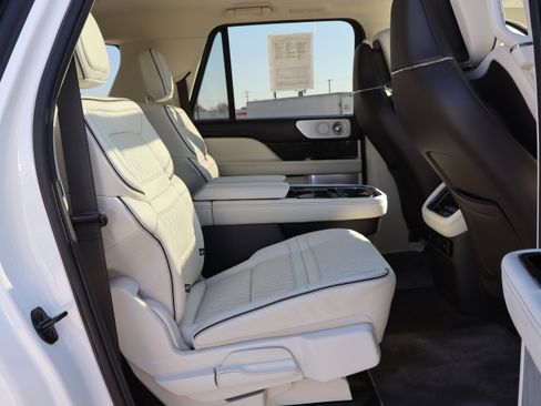 Used 2024 Lincoln Navigator L Black Label AWD/4WD image 14