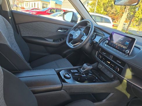 Used 2023 Nissan Rogue SV image 42