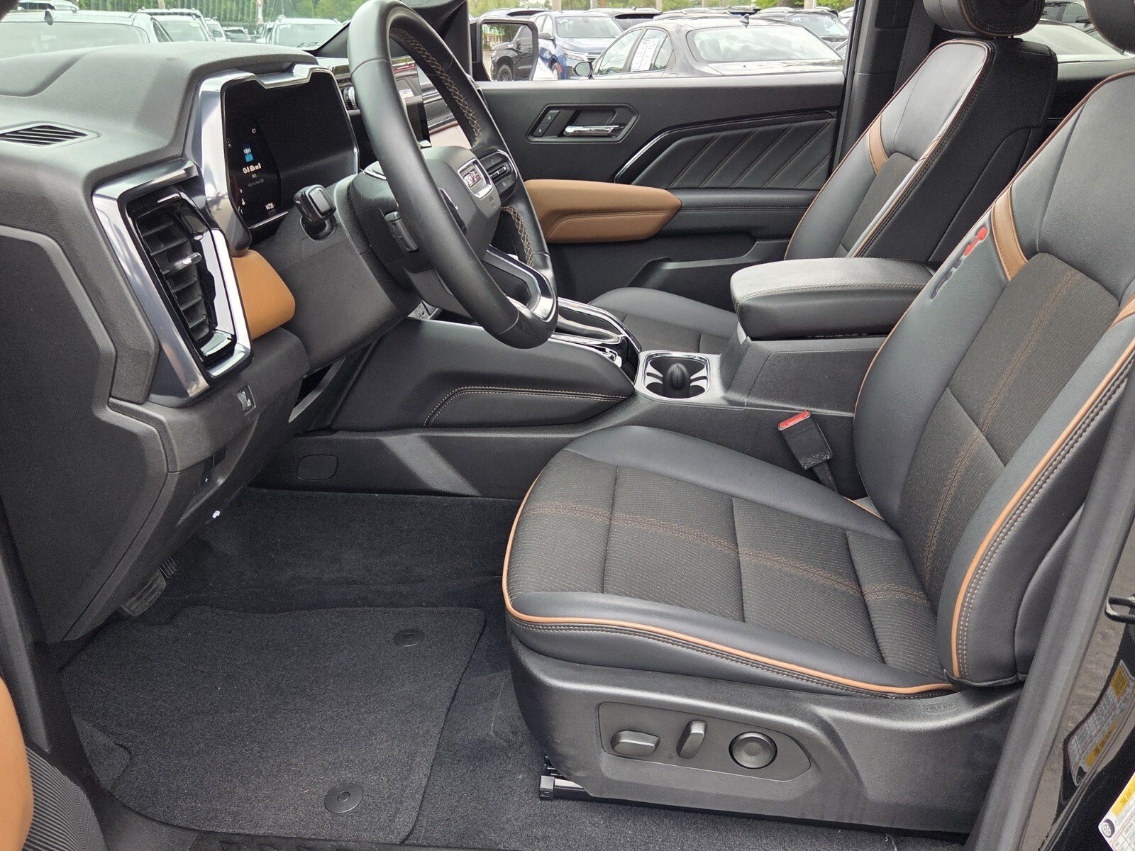 Used 2024 GMC Canyon AT4 AWD/4WD image 13