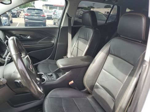 Used 2021 GMC Terrain SLT w/ LPO, Floor Liner Package FWD image 5