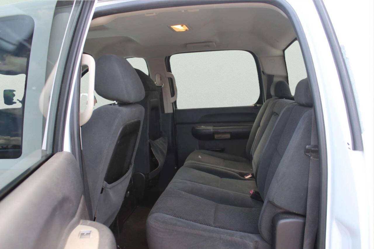 Used 2008 Chevrolet Silverado 1500 LT w/ Power Pack Plus RWD image 6