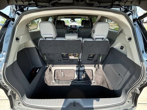 Used 2023 Toyota Sienna XLE w/ XLE Plus Package AWD/4WD image 26