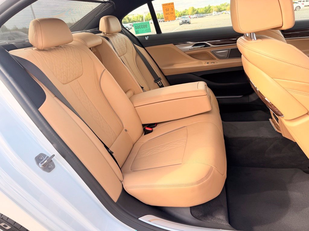 Used 2020 BMW 750i xDrive AWD/4WD image 15