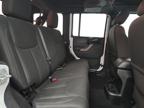 Used 2018 Jeep Wrangler Unlimited Sport S image 23