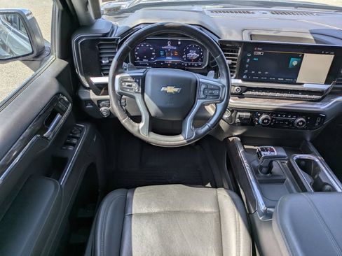 Used 2023 Chevrolet Silverado 1500 LTZ AWD/4WD image 17