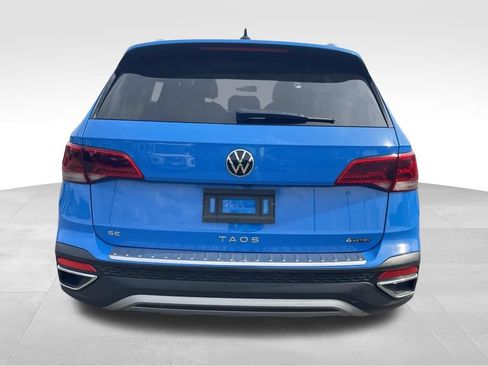 Used 2022 Volkswagen Taos SE w/ Panoramic Sunroof Package FWD image 14