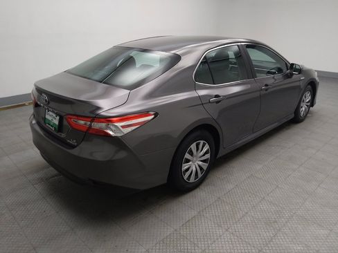Used 2018 Toyota Camry LE image 10