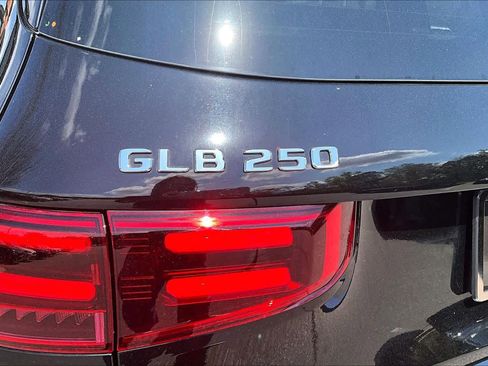 Used 2024 Mercedes-Benz GLB 250 image 33
