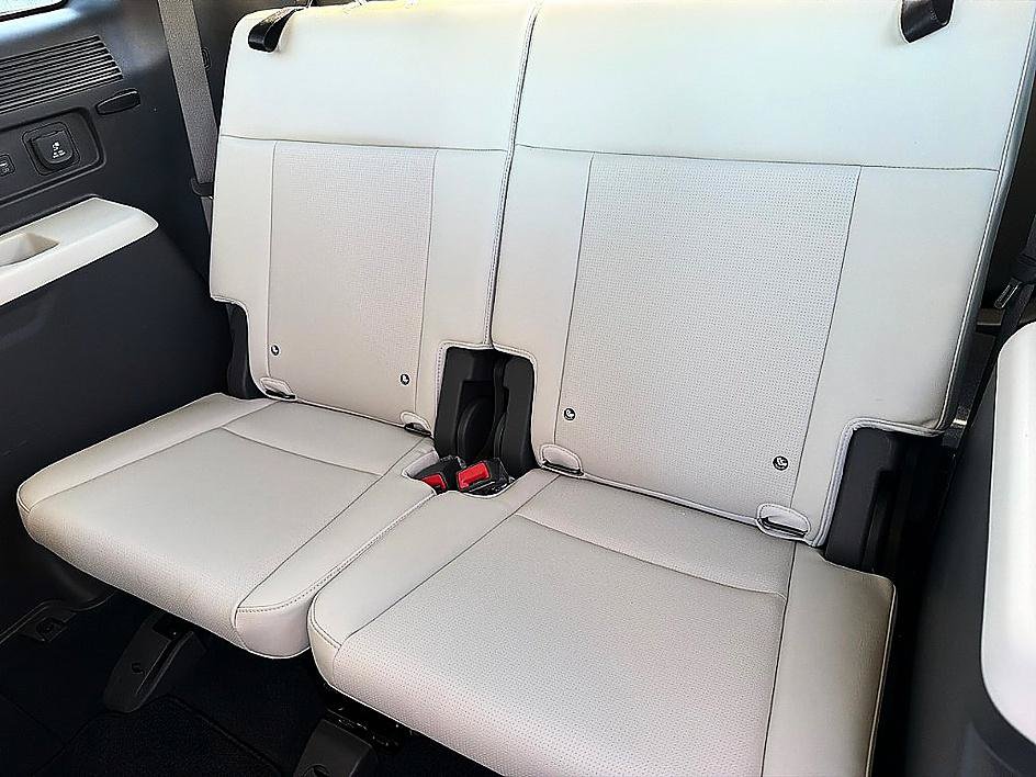 Certified 2025 Hyundai Santa Fe Limited FWD image 8