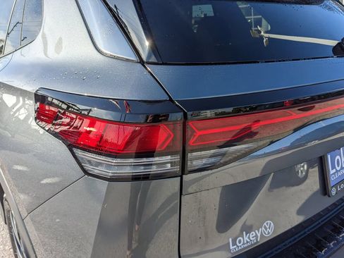Certified 2026 Volkswagen Tiguan S FWD image 12