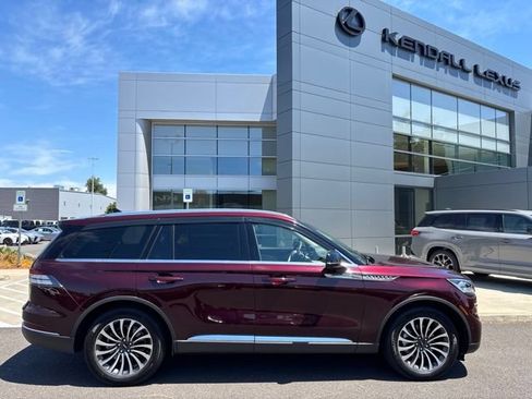 Used 2022 Lincoln Aviator Reserve w/ Equipment Group 201A AWD/4WD image 2