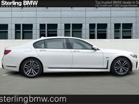 Used 2022 BMW 745e xDrive w/ M Sport Package image 4